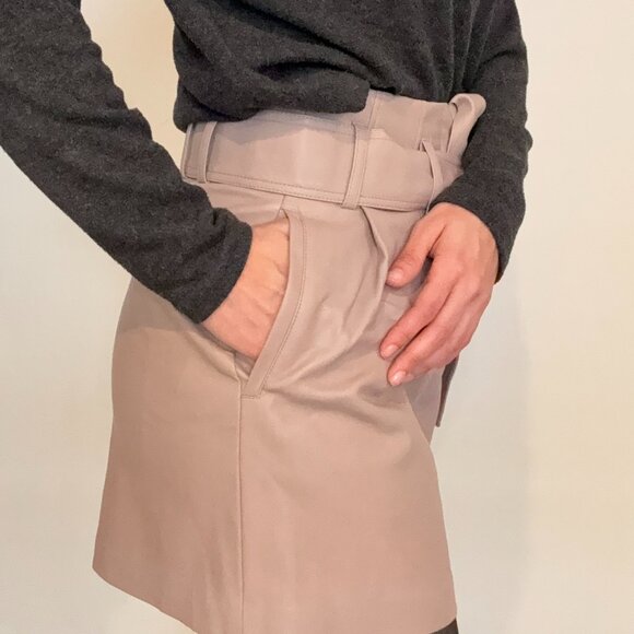 Zara faux leather paperbag shorts - Size XS - Picture 4 of 8